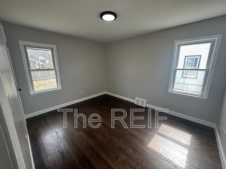 3324 Greenfield Rd — Photo 8