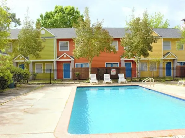 Serena Village Apartments, 501 Greens Rd APT 209, Houston, TX 77060