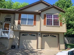 100 W Sierra Dr, Raymore, MO 64083