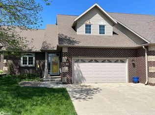 321 E Pleasant Ridge Rd, Carroll, IA 51401