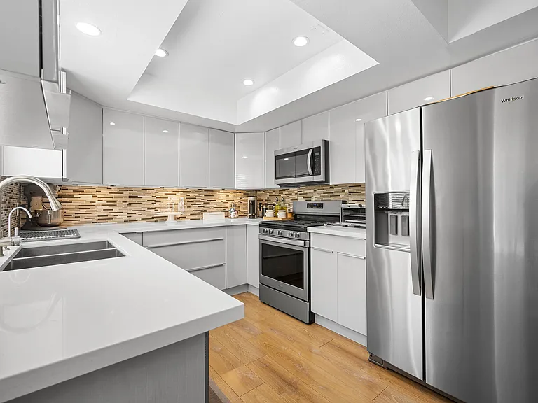 236 N Louise St #109 — Photo 13