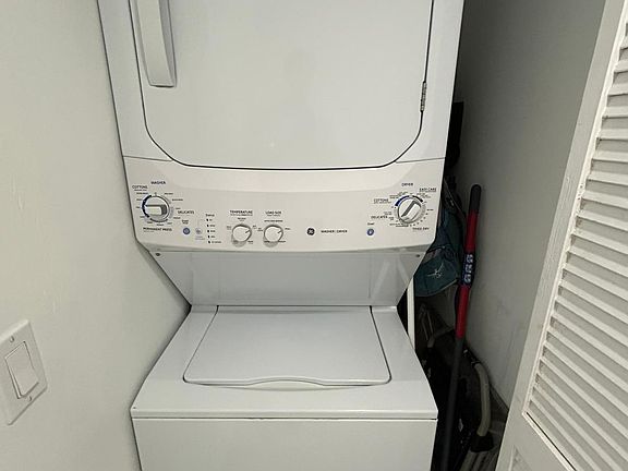 3rd image of 31 SE 6th St APT 1703