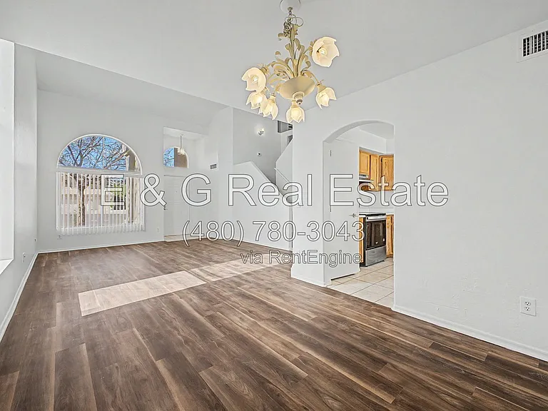 3121 E Wagoner Rd — Photo 5