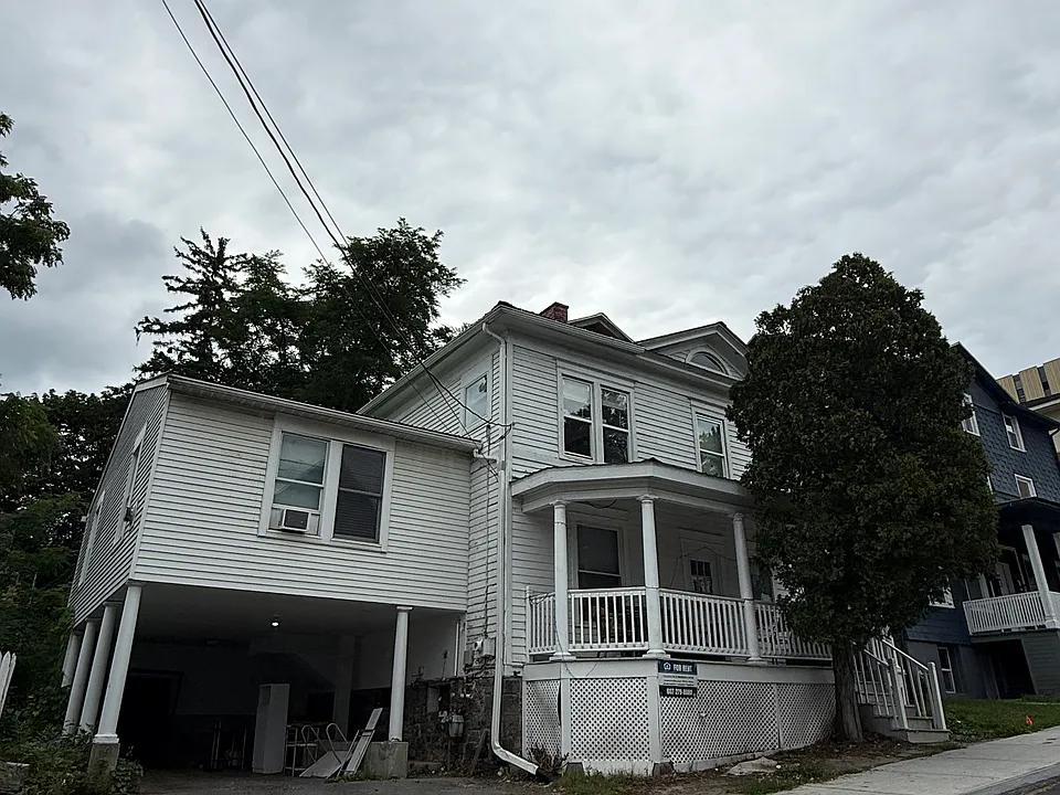 106 Catherine St #1