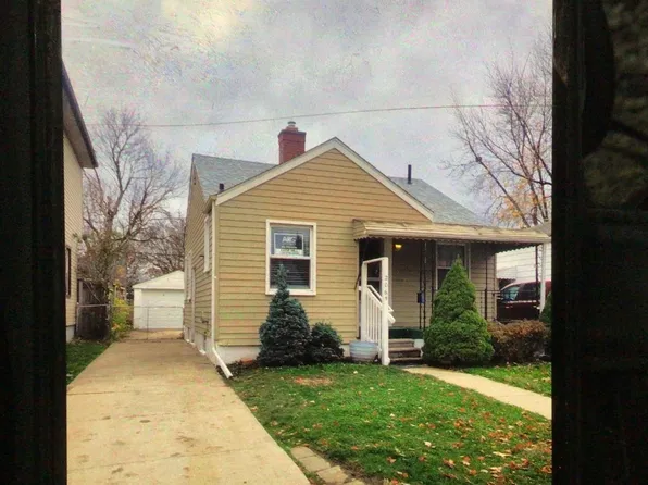2065 Paris Ave, Lincoln Park, MI 48146