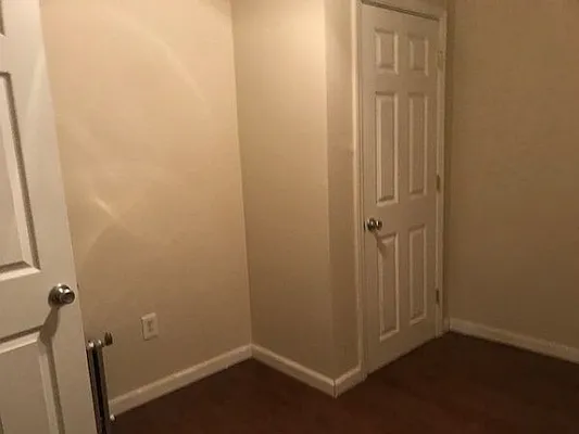 Rented by Perry Associates NYC Inc | media 16