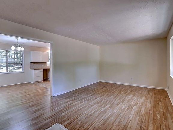 4th image of 4810 Mockingbird Ln