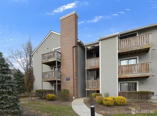1901 Ravens Crest Dr, Plainsboro, NJ 08536
