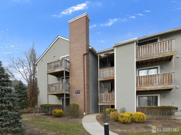 1901 Ravens Crest Dr