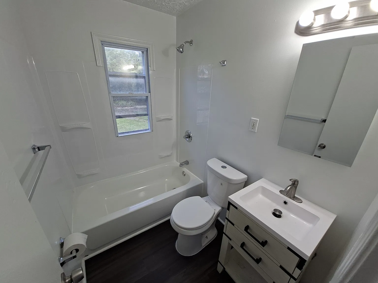 3 bed, 1074 sqft, $1,400 — Photo 3
