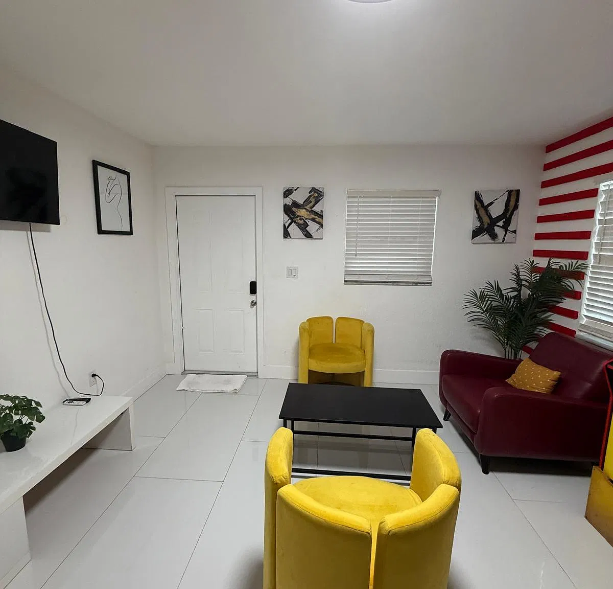 3 bed, 2.0 bath, 2332 sqft, $2,900 — Photo 3