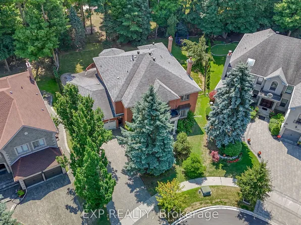 10 Edmund Cres, Richmond Hill, ON L4B 2X9