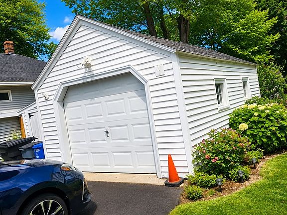 2nd image of 56 Kirby Ave