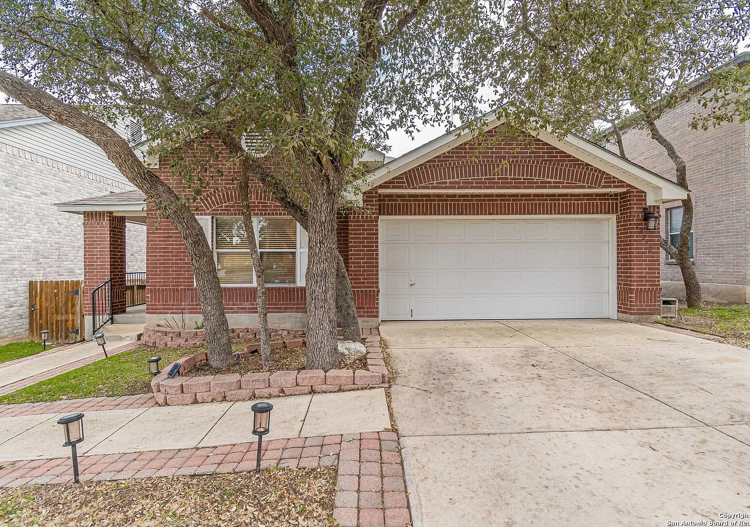 4 bed, 1923 sqft, $2,500 — Photo 1