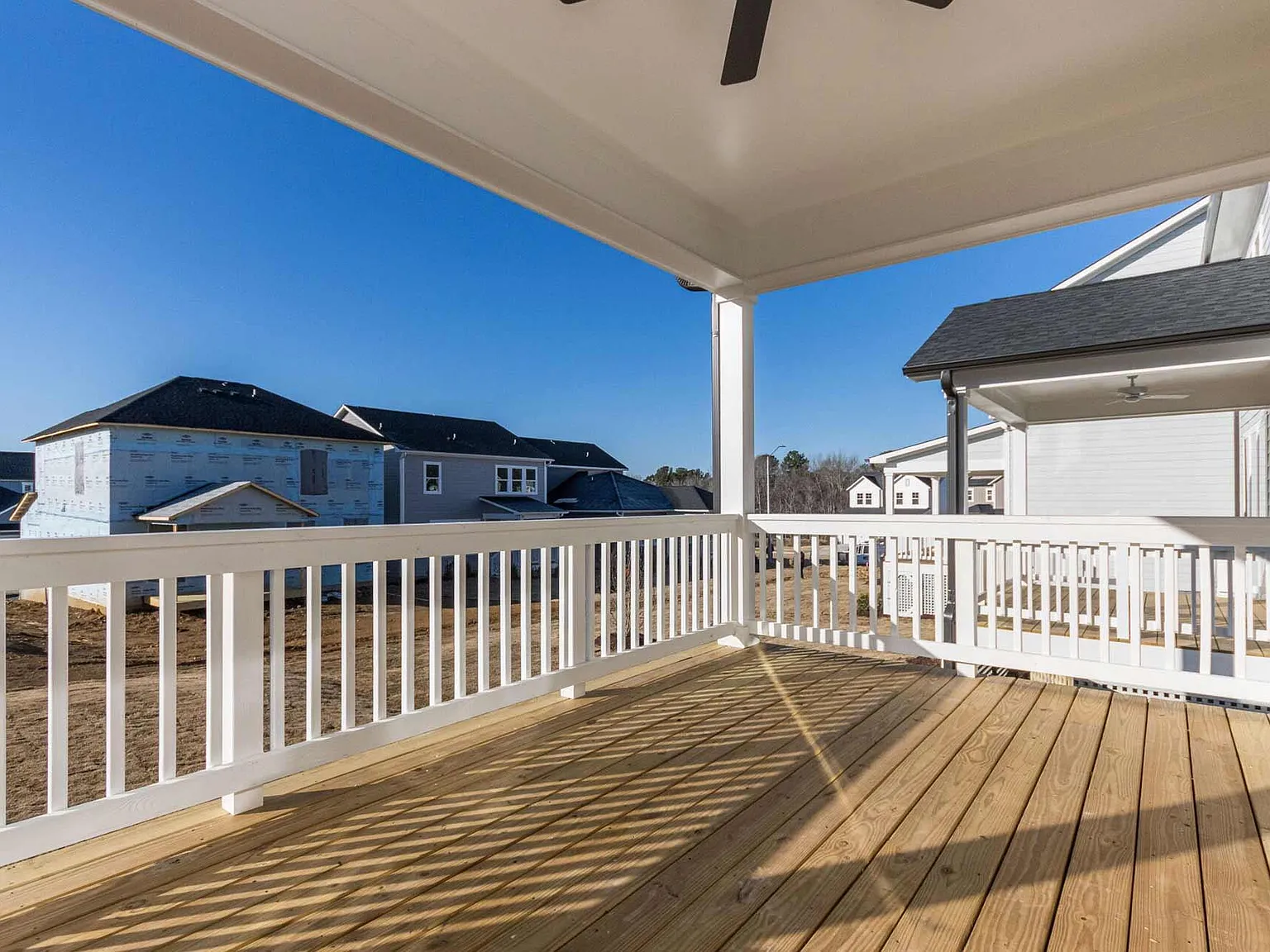 4 bed, 2.5 bath, 2414 sqft, $2,695 — Photo 2
