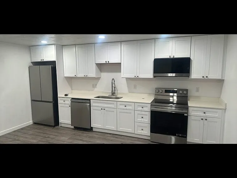 1433 S Boxelder Dr — Photo 3