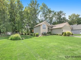 3724 Sunrise Ln NW, Grand Rapids, MI 49534
