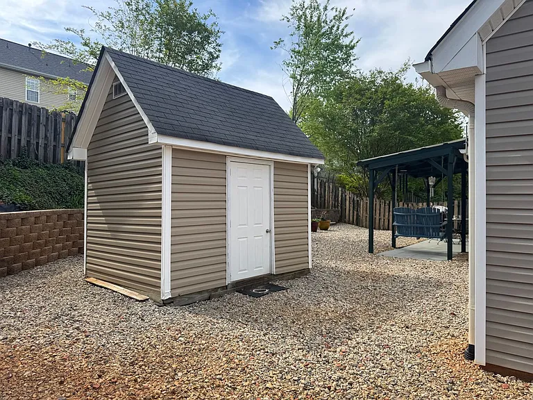 136 Madelia Pl — Photo 37