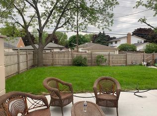 8710 W Grantosa Dr, Milwaukee, WI