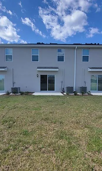 2927 Hammock Cir — Photo 10