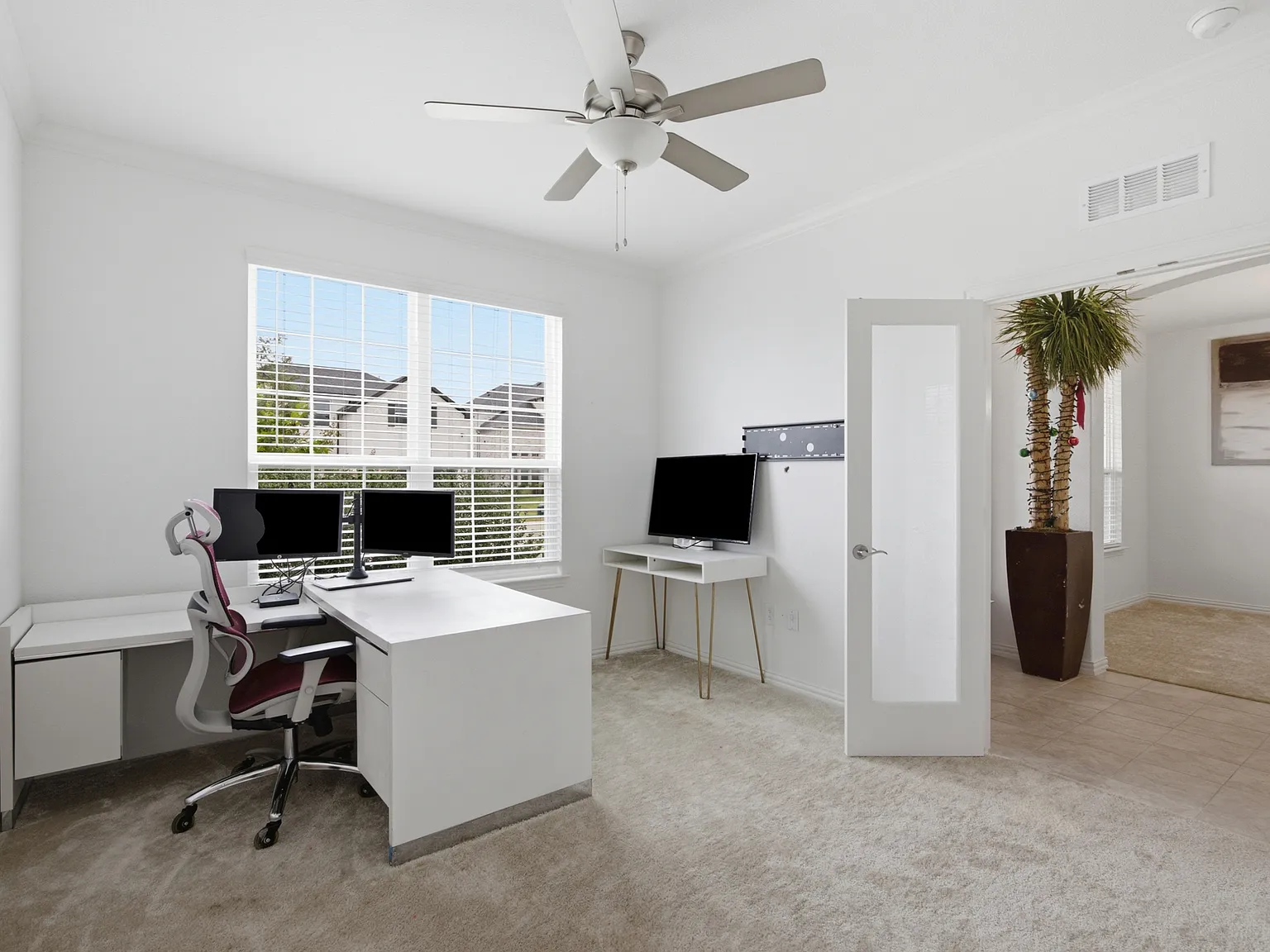4 bed, 3.5 bath, 3622 sqft, $3,500 — Photo 3