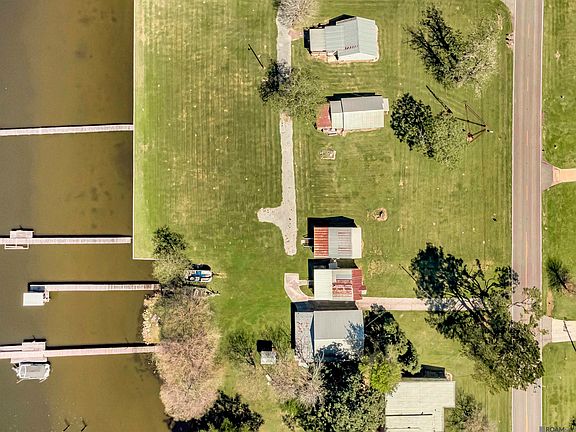 5th image of 8063 Island Rd