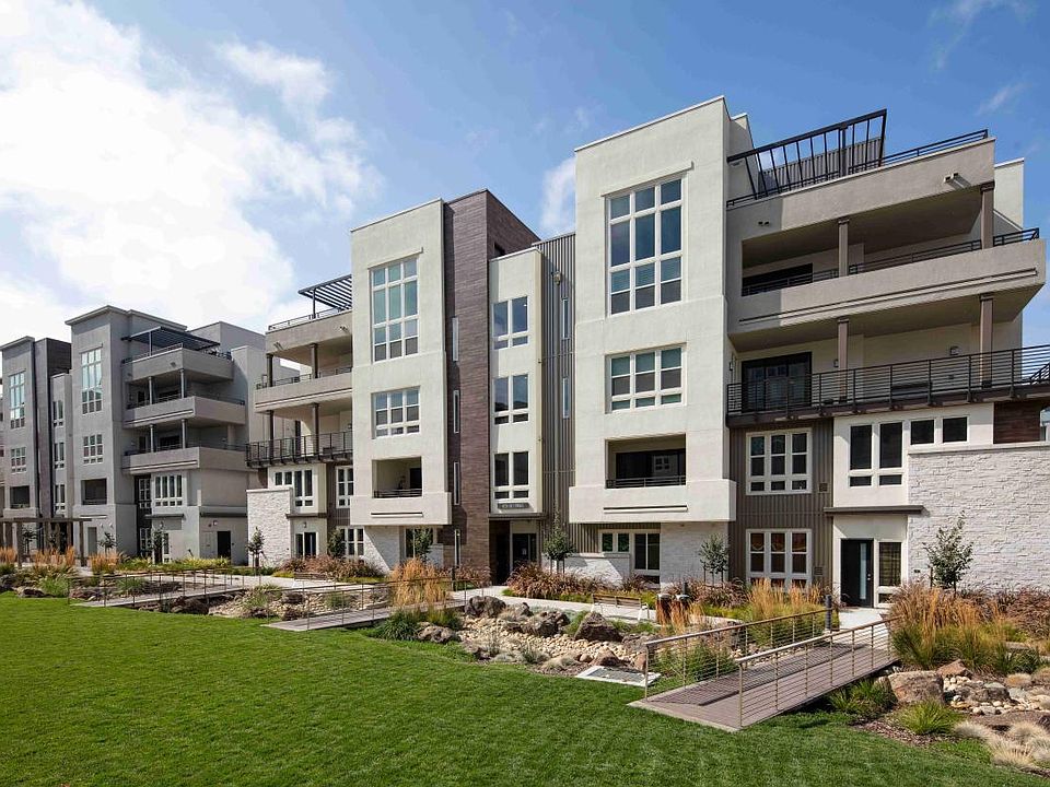 Toll Brothers Russell Square at Metro Crossing Exterior