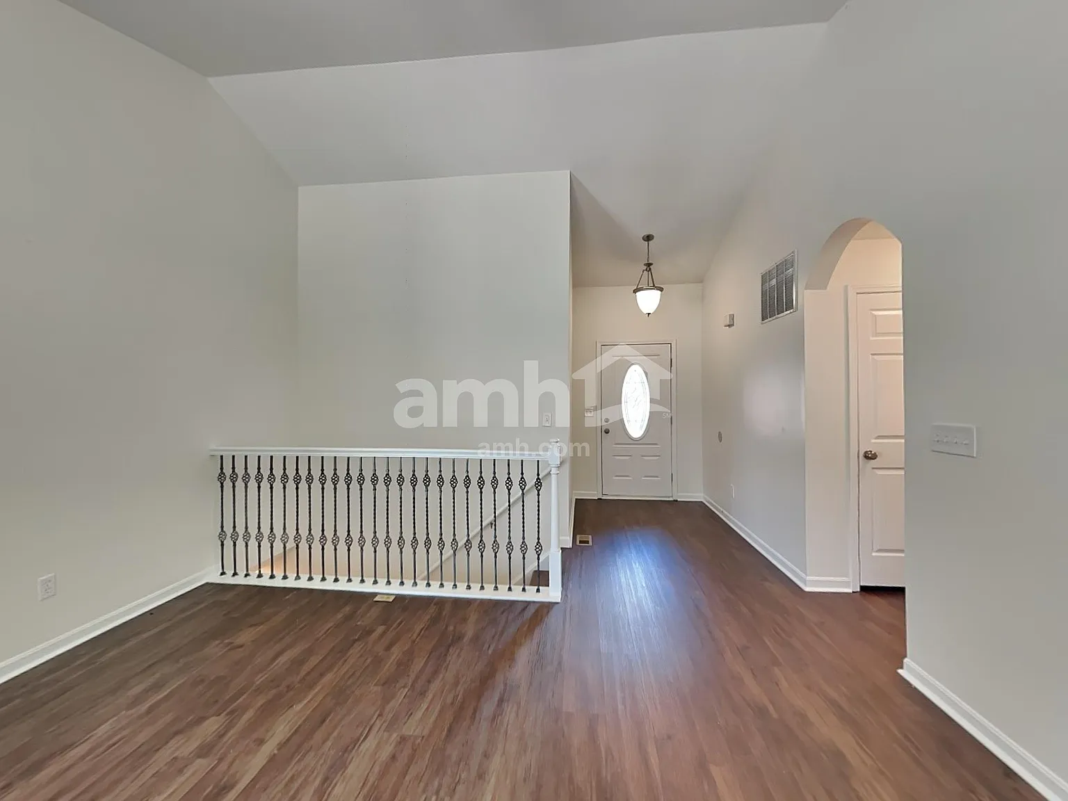 3 bed, 2.0 bath, 1759 sqft, $2,455 — Photo 4