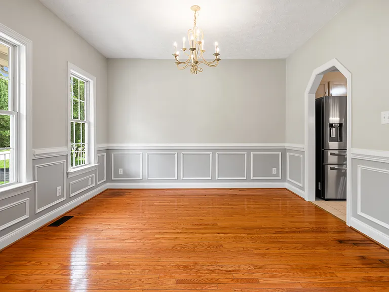 619 Greyshire Dr — Photo 10