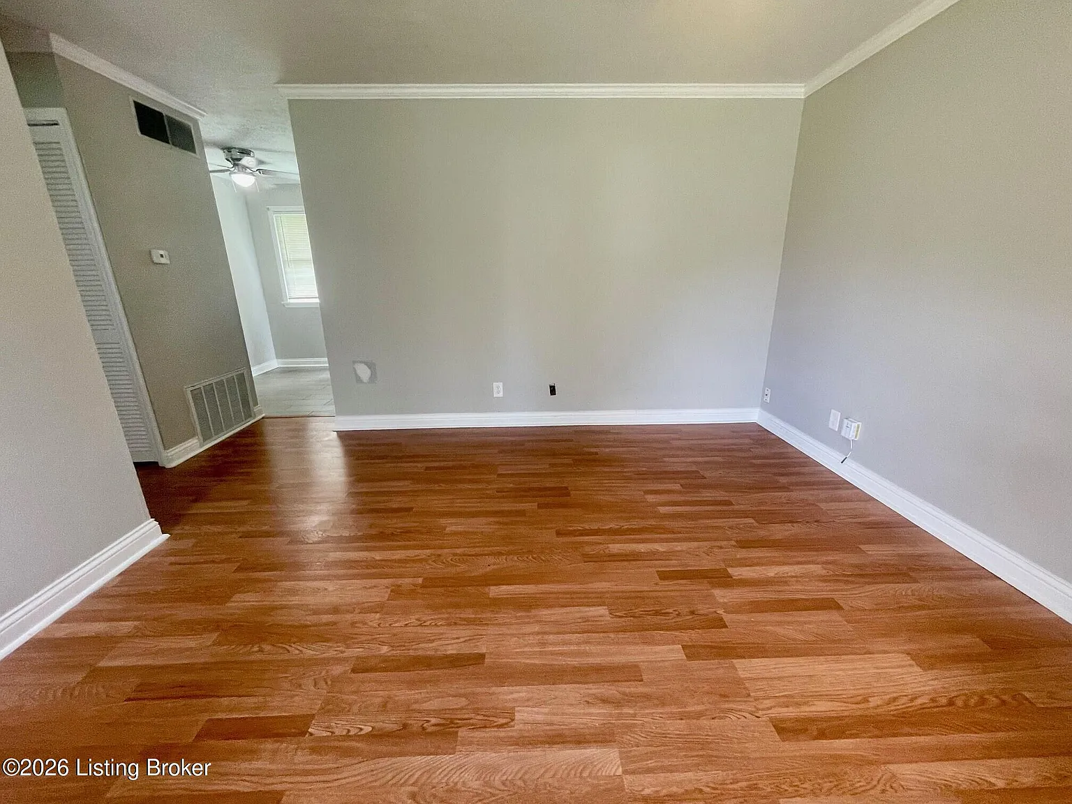 3 bed, 1.0 bath, 882 sqft, $1,395 — Photo 3