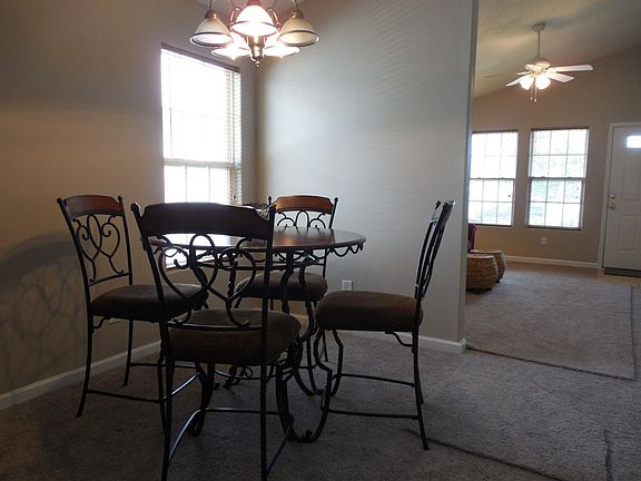 5th image of 1481 Day Lily Dr