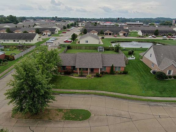 2nd image of 3855 Carmona Dr