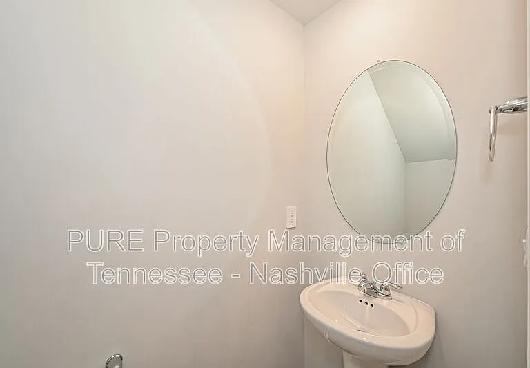 405 Augustine Dr — Photo 17