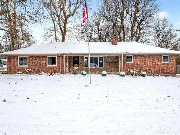 800 W Dorothy Ln, Dayton, OH 45409