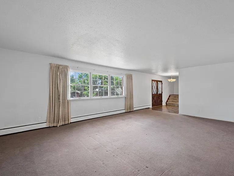 905 W 6th Ave — Photo 12