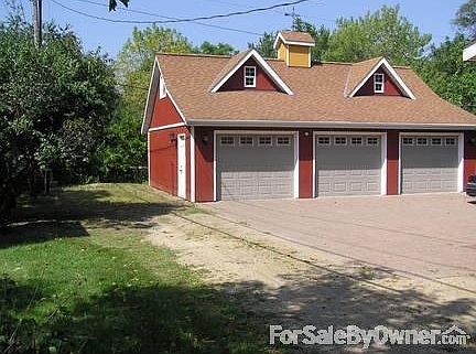 3 Car plus garage.
						:
						Very deep 36 X 30 with loft and windows upstairs. Picture taken from driveway.