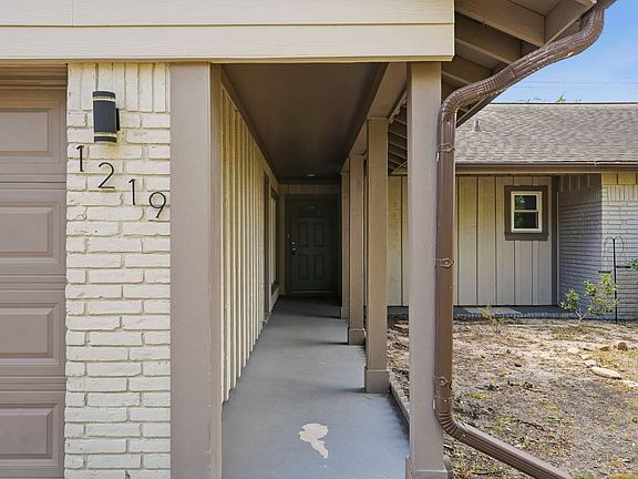 3rd image of 1219 Wisterwood Dr