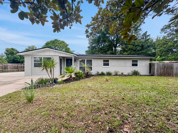 295 Blairmore Blvd, Orange Park, FL 32073