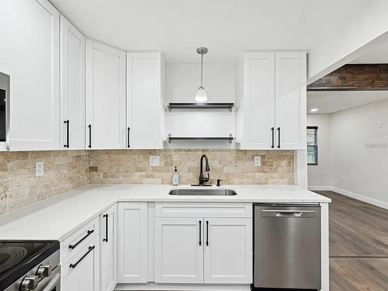 1008 E Norfolk St — Photo 19