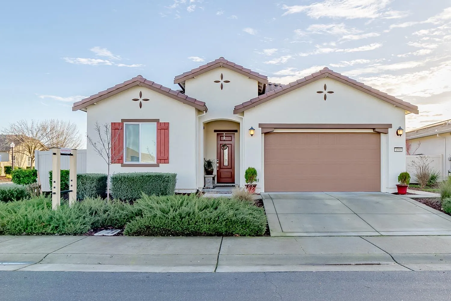 4000 Don River Ln photo 1