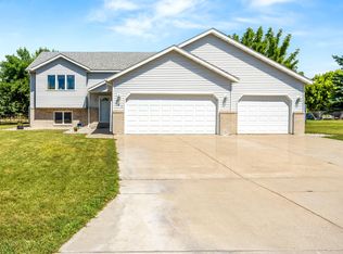 507 Nicole Ln, Dilworth, MN 56529