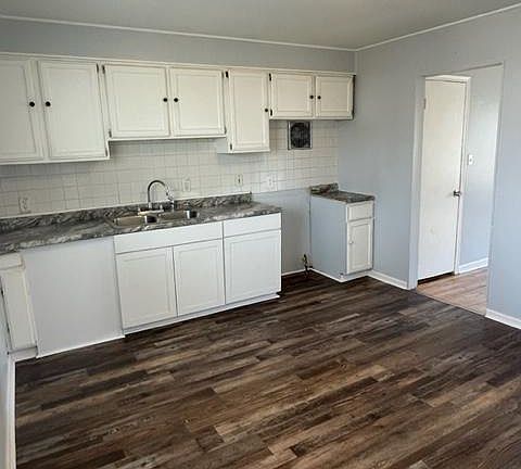 5th image of 24424 Lauren Ave