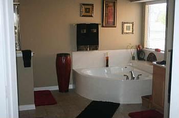 2nd image of 4009 Tawakoni Ln