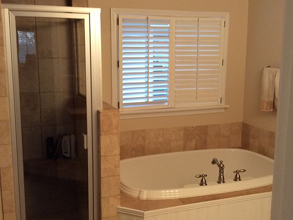 Master bath w/ closet
