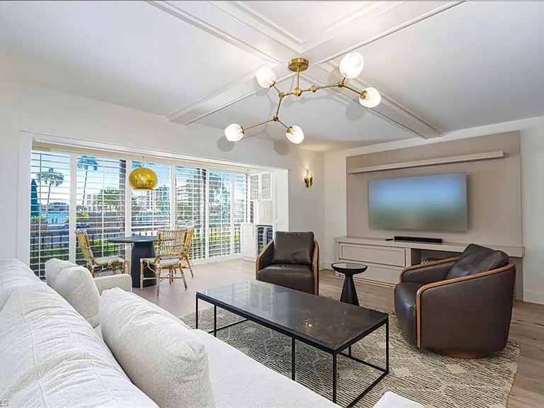 222 Harbour Dr #105 — Photo 2