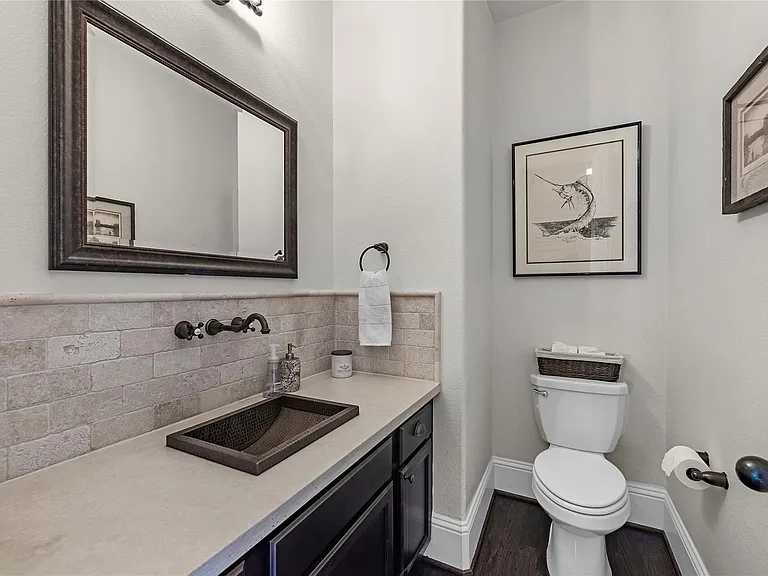 1102 W 15th 1/2 St #A — Photo 22