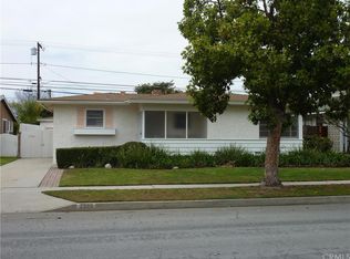 2225 Vuelta Grande Ave, Long Beach, CA 90815