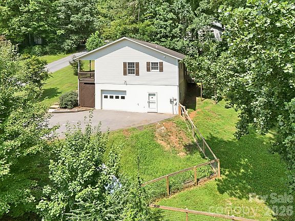 4th image of 16 Westwood Dr