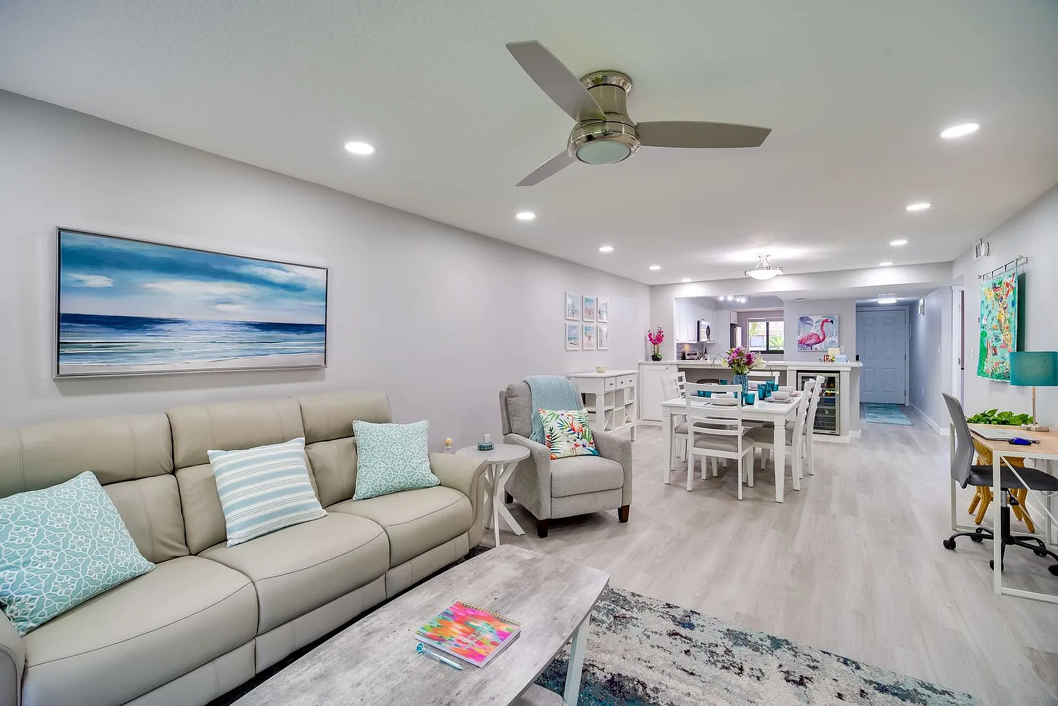 2 bed, 2.0 bath, 1237 sqft, $4,257 — Photo 3