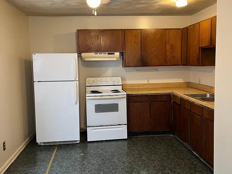 Kitchen, appliances view